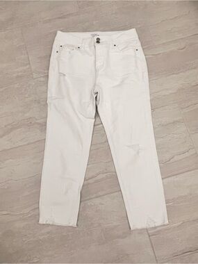 Time and Tru White distressed Cropped Straight Jeans Mid Rise